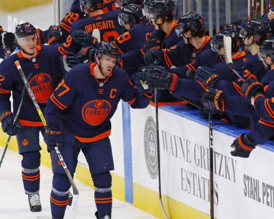 NHL: Calgary Flames at Edmonton Oilers