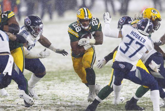 NFL: Tennessee Titans at Green Bay Packers