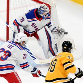 NHL: New York Rangers at Boston Bruins