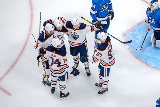 Oilers Jets