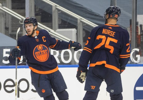 Oilers beat Jets