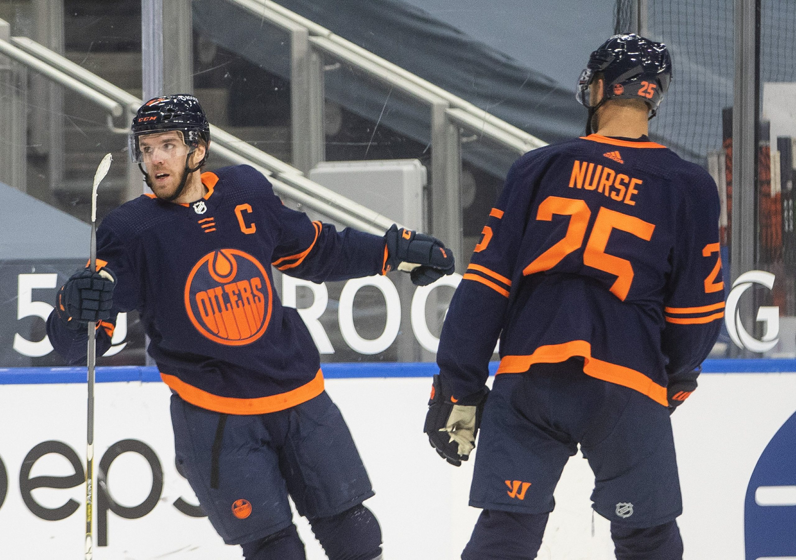 Oilers beat Jets