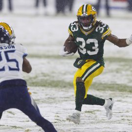 NFL: Tennessee Titans at Green Bay Packers