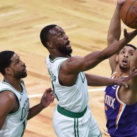 NBA: Phoenix Suns at Boston Celtics