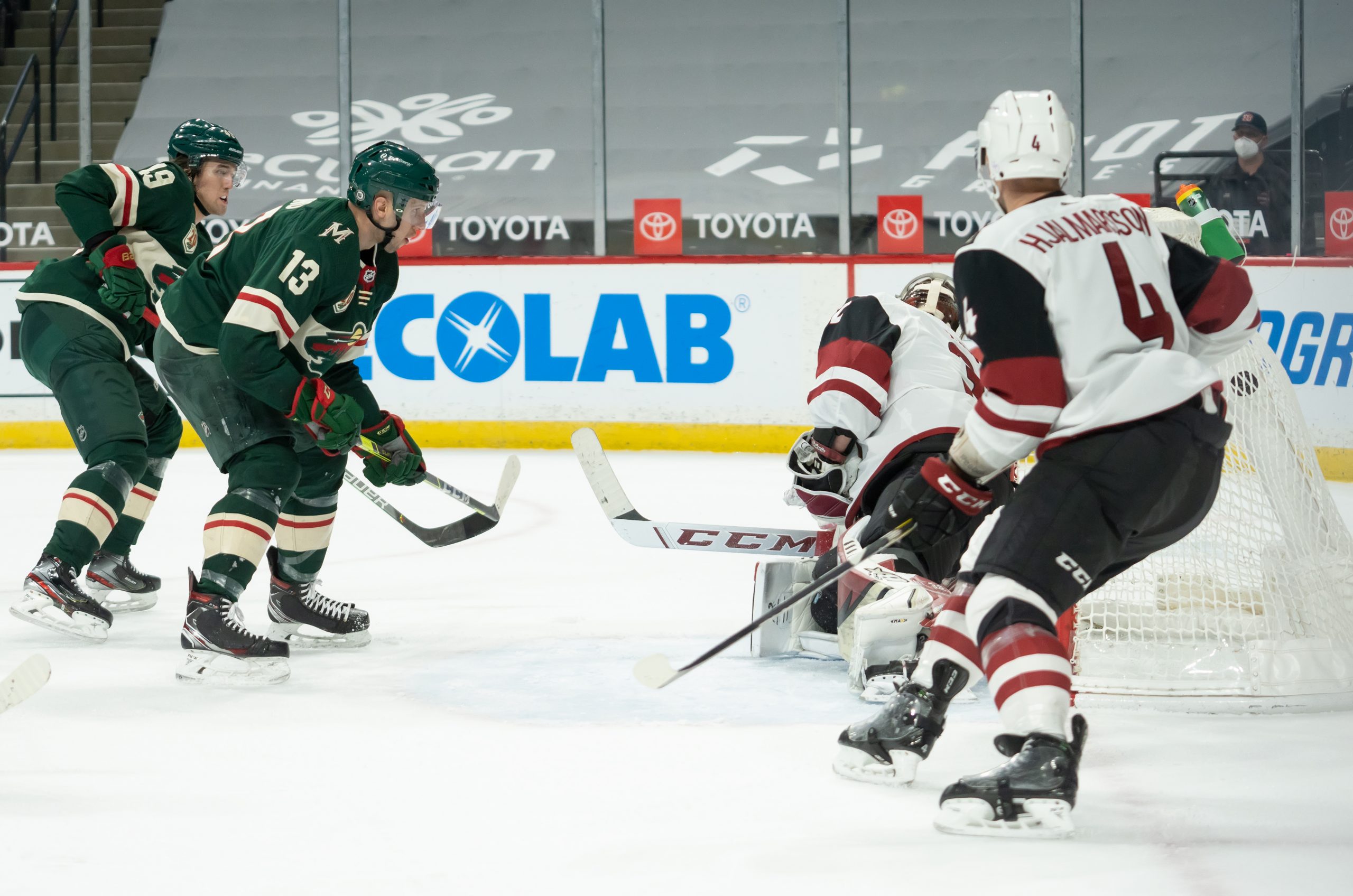 NHL: Arizona Coyotes at Minnesota Wild