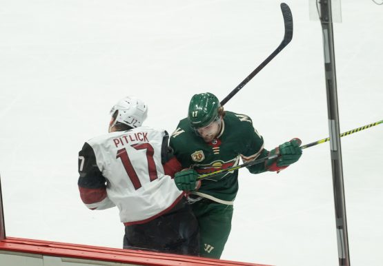 NHL: Arizona Coyotes at Minnesota Wild