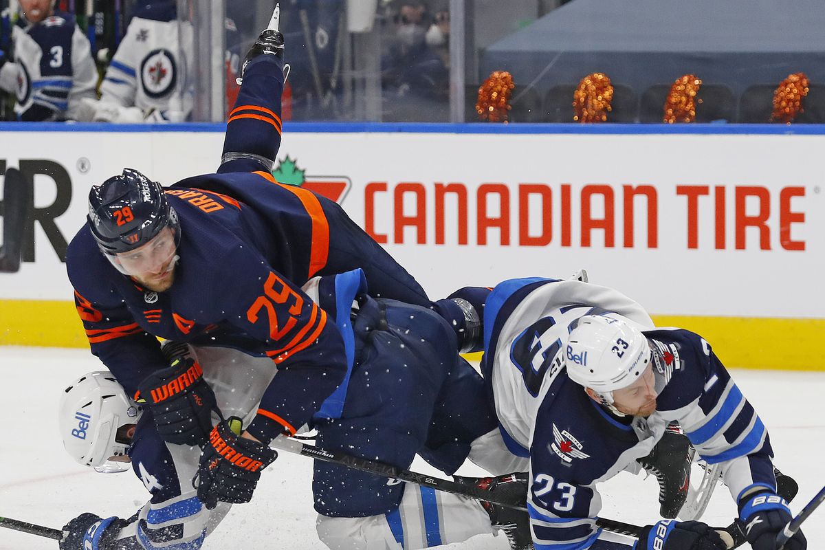 Oilers V Jets