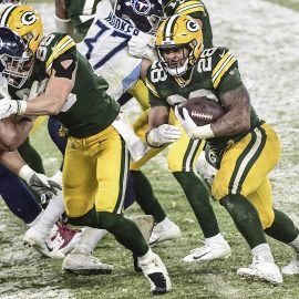 NFL: Tennessee Titans at Green Bay Packers