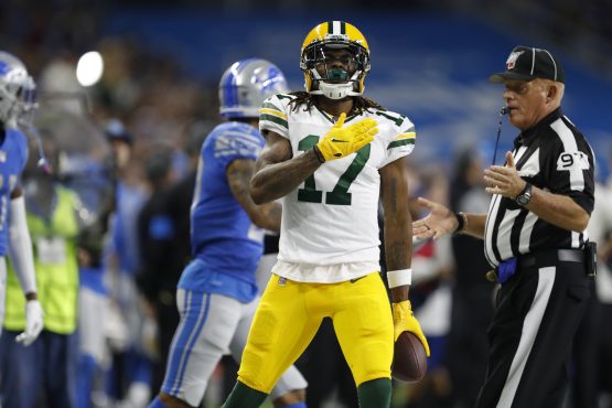 NFL: Green Bay Packers at Detroit Lions