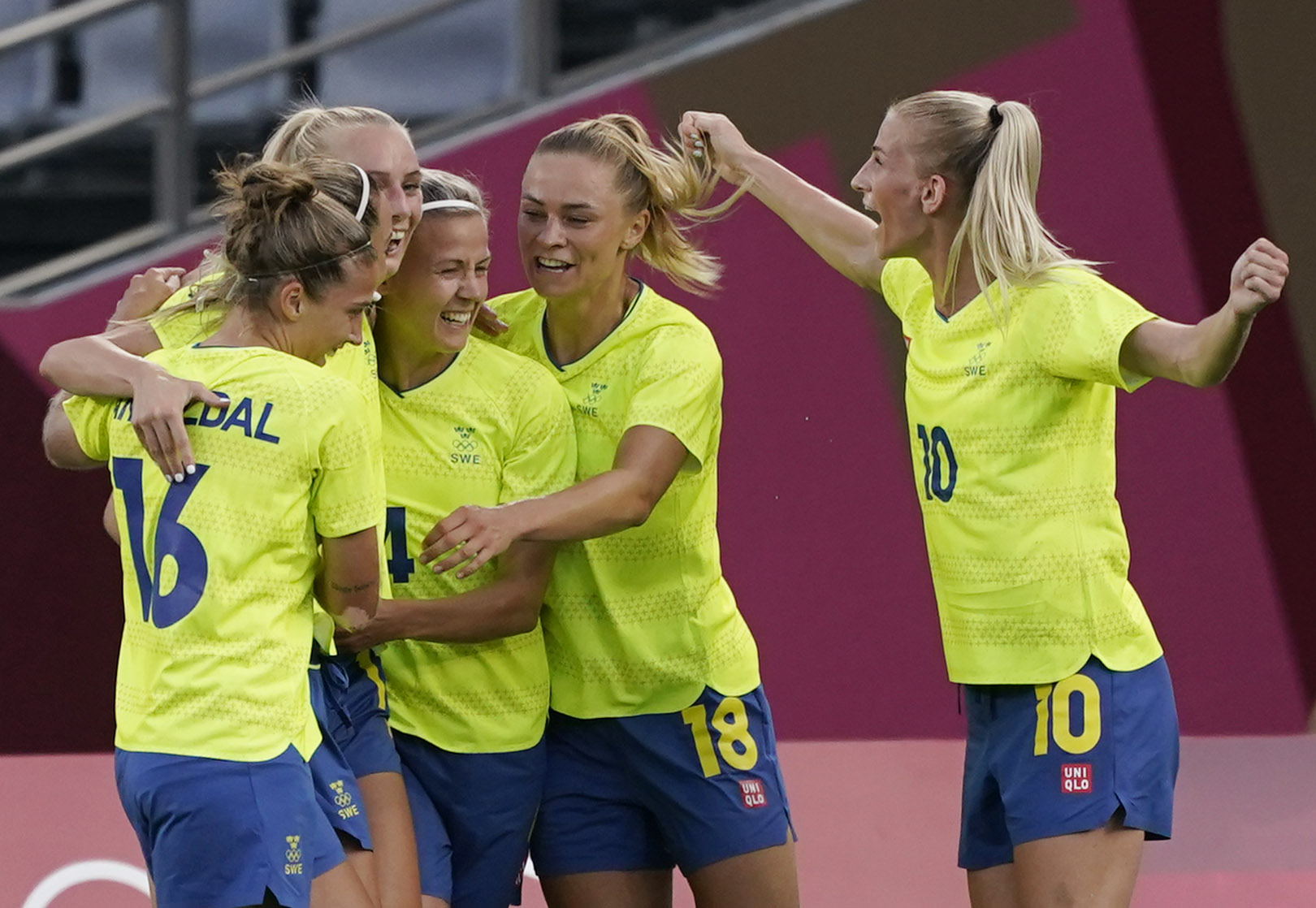 Olympics: Football-Women Group G - SWE-USA