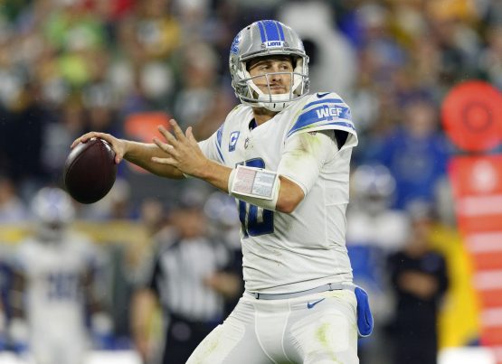 NFL: Detroit Lions at Green Bay Packers