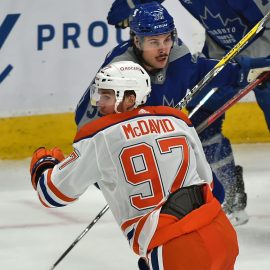Oilers-Toronto17319