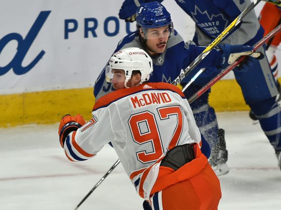 Oilers-Toronto17319