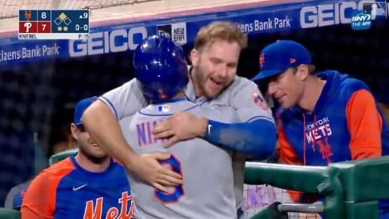 Alonso Nimmo Hug