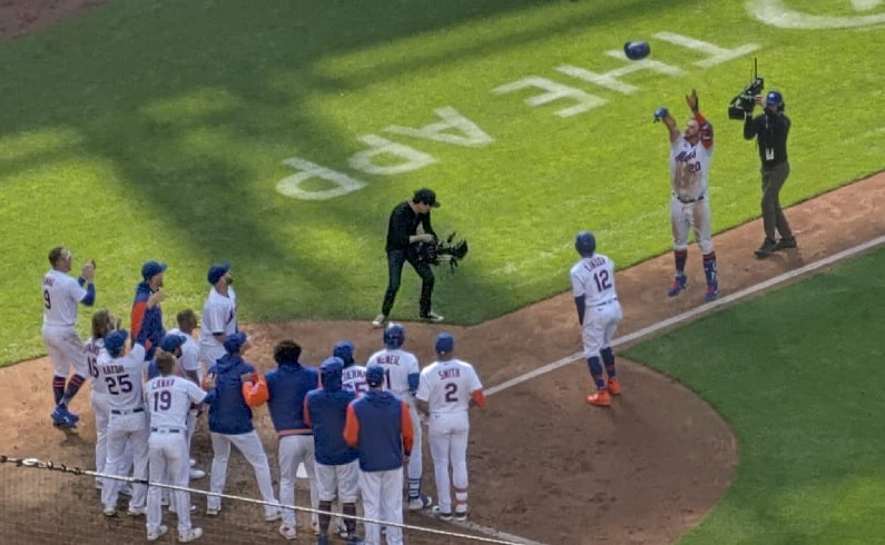 Pete Alonso Walk Off 800