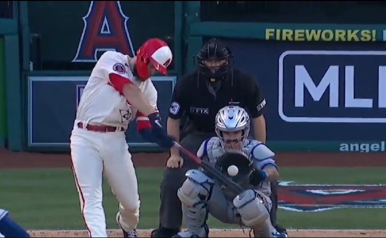 Diaz Strikes Out Walsh