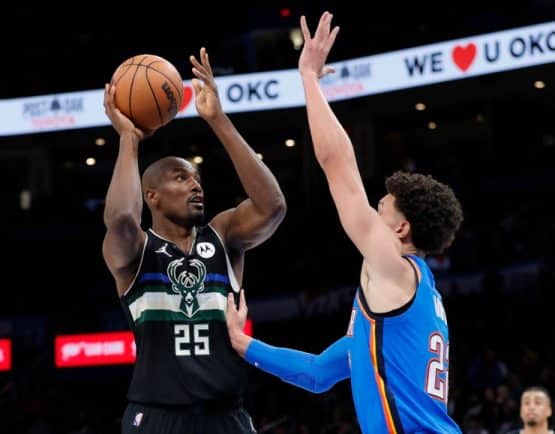 Serge Ibaka signs one-year deal to return to Bucks