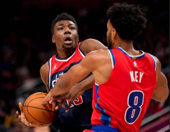 Thomas Bryant signs one-year contract with Lakers