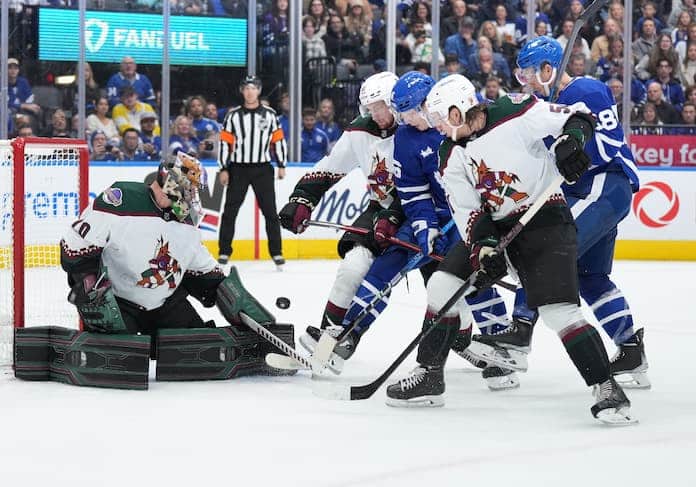 NHL Toronto Maple Leafs Arinzona Coyotes