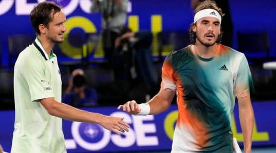 Tsitsipas