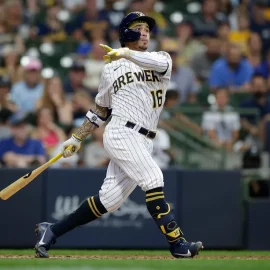 Mariners Trade For Second Baseman Kolten Wong