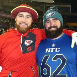 rsz_travis-kelce-jason-kelce-1-dc9a54bd19354c4bab647fc7f64d96a5