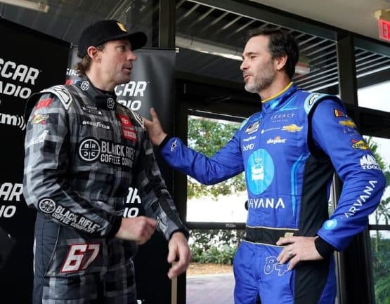 Jimmie Johnson qualifies daytona 500 (1)
