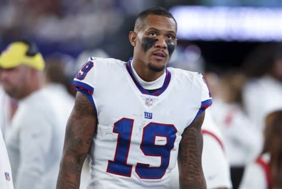 New York Giants wide receiver Kenny Golladay walks toward camera.