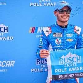 kyle larson tops in phoenix qualifying (1)