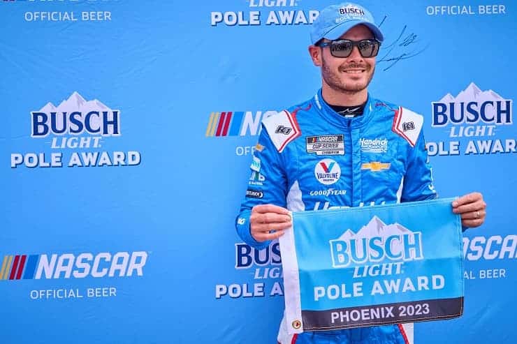 kyle larson tops in phoenix qualifying (1)
