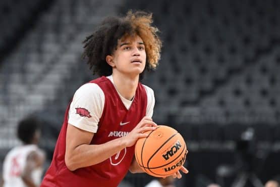 Arkansas Razorbacks guard Anthony Black readies for a shot.
