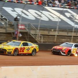 joey logano gabarge race on bristol dirt (1)
