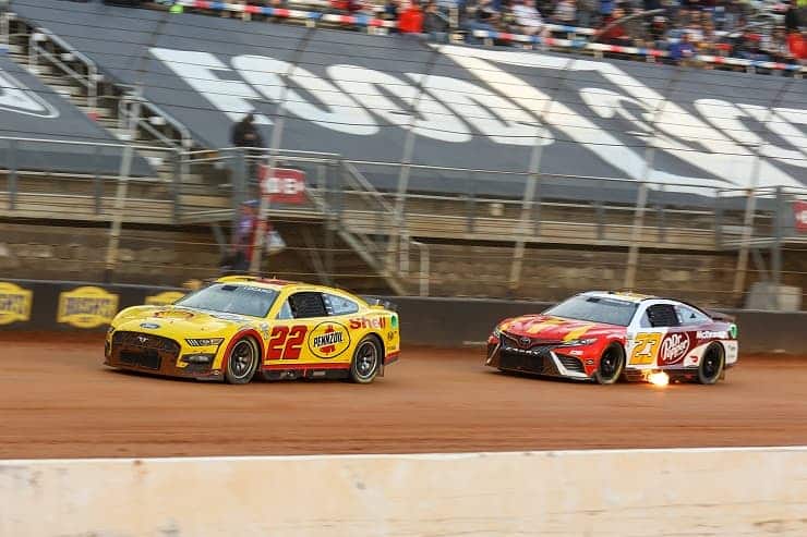 joey logano gabarge race on bristol dirt (1)