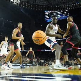 uconn final running away first half (1)