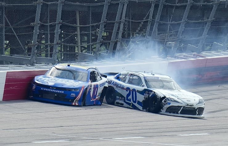 kyle larson wins xfinity race by walling jh nemechek (1)