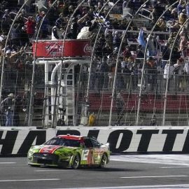 ryan blaney wins at charlotte spring race (1)