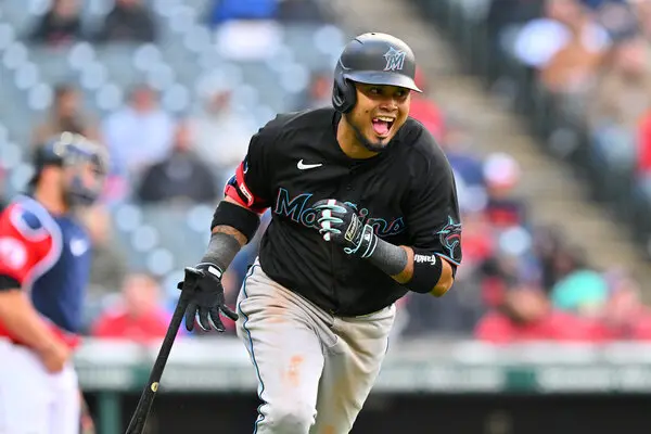 11mlb-score-arraez-top-kfmh-articleLarge