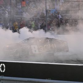 kyle busch burns out after winning at gateway (1)