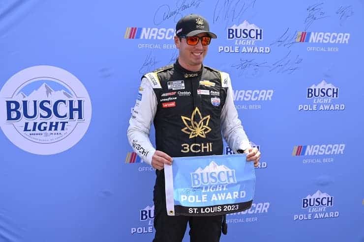 kyle busch earns first pole since 2019 (1)