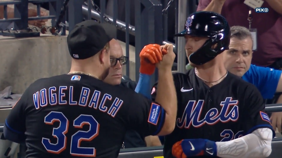 Alonso Vogelbach Handshake