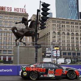 chase elliott at chicago street race (1)