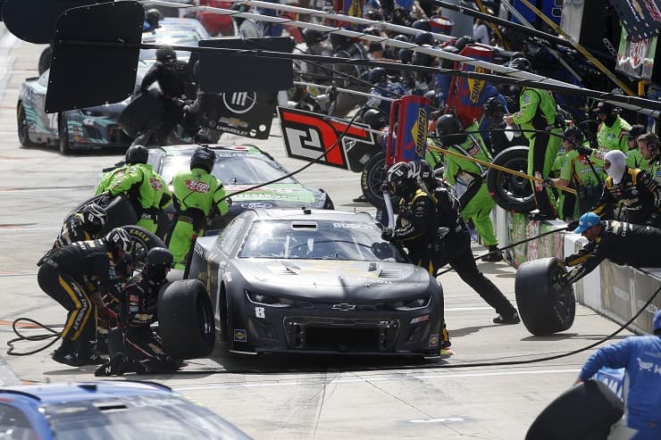 cook out 400 at richmond action (1)