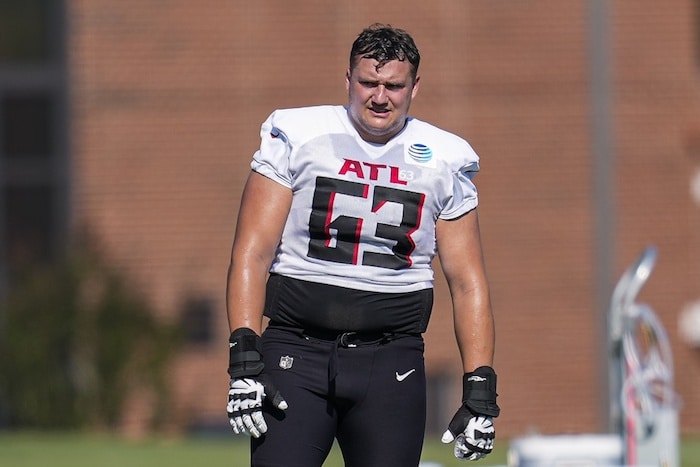 Atlanta Falcons guard Chris Lindstrom