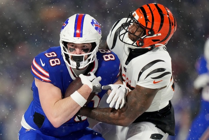 Buffalo Bills tight end Dawson Knox
