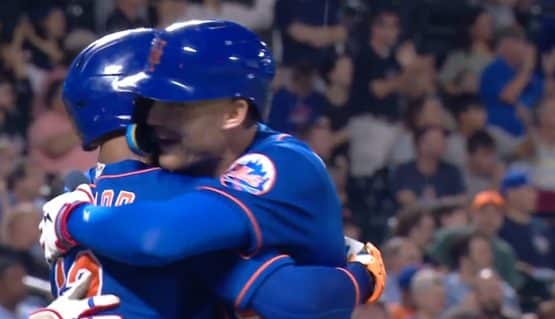Nimmo Lindor Hug