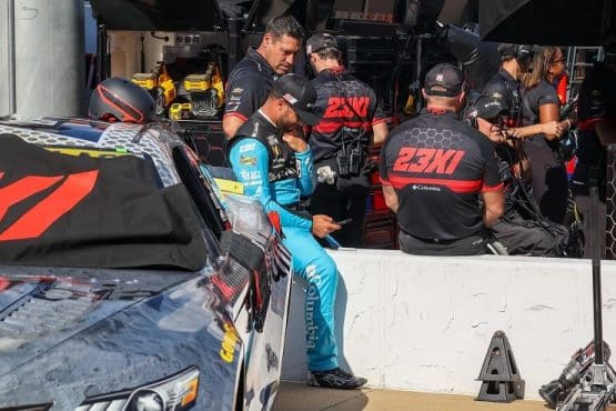 bubba wallace enters round of 12 below cutoff (1)