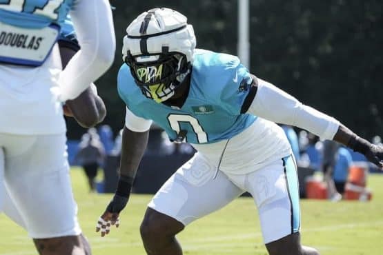 panthers brian burns enters mnf with no new deal (1)
