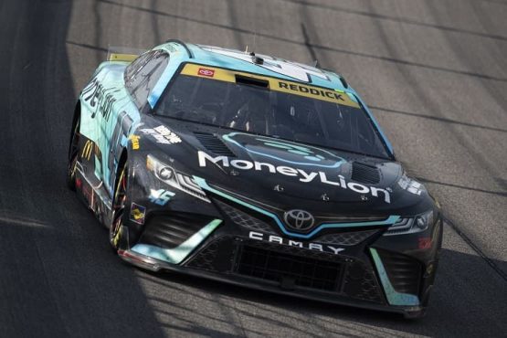 tyler reddick advances to round of 12 with kansas win (1)