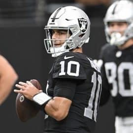 Las Vegas Raiders quarterback Jimmy Garoppolo (10) warms up
