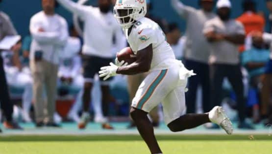 Tyreek Hill Fined Just $7,000 For Not Wearing Socks vs Broncos